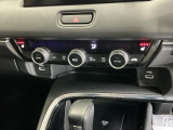 運転席/助手席シートヒーターで寒い日もすぐに温かくなり快適に過ごせます。3段階の温度調整が可能です