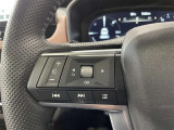 【ステアリングスイッチ】運転中に視線を前に向けたまま操作できます。