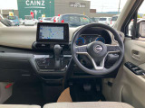 大きなガラスで視界が良く運転しやすいです