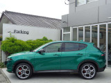 トナーレ プラグインハイブリッド Q4 ヴェローチェ 4WD 
