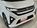 ヘッドライトには目立つくすみも無くクリアに仕上がっております。ポリッシャーでのみがきの工程を取り、ツヤのあるキレイな状態へ。