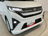 ヘッドライトには目立つくすみも無くクリアに仕上がっております。ポリッシャーでのみがきの工程を取り、ツヤのあるキレイな状態へ。