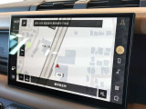 新インフォテイメントシステム「Pivi Pro」に搭載される3Dサラウンドカメラシステム。車輌AIにより車輌を含む周囲の映像を立体的に表示。よりスムーズな駐車や発進が可能となります。