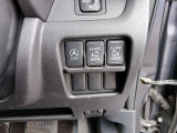 運転席下、各種操作スイッチ