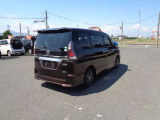 私達は「安さ」だけでなくお客様の「安心」に力を入れております。当社で購入された車両は国家整備士が点検・整備を実施の上ご納車させて頂きます。
