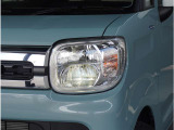 【LEDヘッドライト】悪天候や夜間走行時も良好な視界を確保し安心して運転できる高輝度LEDヘッドライトを装備。明るい上に点灯速度が早く消費電力も抑えられています。