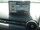 360&deg;全方位カメラで駐車をアシストしてくれます。