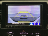 バックでの車庫入れも安心です! リアカメラが付いているバックモニター付のナビを装備しております。操作線もついており距離感も画面から確認できます。
