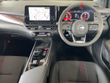 運転席周りの視界もよくハンドルも軽い取り回しなのですごく運転がしやすい車です。