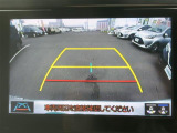 【バックモニター】後ろのカメラの映像がモニターに映し出されるので、後方の見えない死角や、障害物との距離感などもしっかり安全確認することができます!