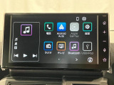 【9インチスマホ連携ディスプレイオーディオ】 対応しているスマホアプリを大画面で使えます!フルセグテレビやラジオの視聴、Bluetooth接続による音楽鑑賞、ハンズフリー通話なども利用可能です。