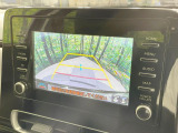【バックカメラ】駐車時に後方がリアルタイム映像で確認できます。大型商業施設や立体駐車場での駐車時や、夜間のバック時に大活躍!運転スキルに関わらず、今や必須となった装備のひとつです!