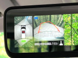 【アラウンドビューモニター】専用のカメラにより、上から見下ろしたような視点で360度クルマの周囲を確認することができます☆死角部分も確認しやすく、狭い場所での切り返しや駐車もスムーズに行えます。