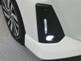フォグランプ付きです。夜間や悪天候時に視界を確保するので安心ですね♪温度が高くなりますので、雪も溶けやすいですよ♪