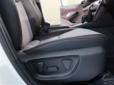 パワーシート搭載。微妙な調整が手軽にでき、ピッタリなポジションで運転することが可能です。
