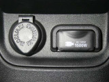 【電源コンセント】非常時やキャンプなどに役立つAC100V/1500Wコンセント付きです。
