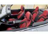 当店でお車をご購入のお客様はオーナー様専用保険「メルセデス・ベンツ保険」にご加入頂けます。飛来物によるフロントガラス破損やパンクによるタイヤ交換の際に、修理費用の一部をお支払いしております。