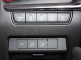 【2Wayドライビングポジションメモリー機能】お二人のシートパターンを記憶することができますので、運転時はボタン一つでシート調節できますね。