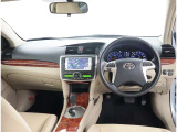 オシャレなインテリアで運転する気分も盛り上がりますよね^^