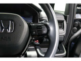 Hondaセンシングの機能のひとつ、アダプティブクルーズコントロール付!アクセルから足を離しても設定したスピードと前車との車間を保ち走行してくれます!車線維持もアシスト☆高速道路で疲労軽減ですね☆