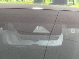 【トヨタセーフティセンス】走行中に前方の車両等を認識し、衝突しそうな時は警報とブレーキで衝突回避と被害軽減をアシスト。より安全にドライブをお楽しみいただけます。