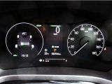 視認性の良いメーターで、運転中も情報がひと目で確認できて安心。見やすさにこだわったデザインで、毎日のドライブがもっと快適に