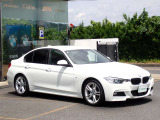 BMW在庫保有台数常時100台以上!ご来店の際はBMW本店(厚木市下荻野140-1)にご来店ください!弊社自慢の全天候型ショールーム!BMW在庫保有台数常時100台以上ございます!