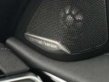 ハーマンカードンのカースピーカーは良質な音を届けると同時に、その先にある車内空間における上質な&ldquo;音楽体験&rdquo;も提供している。