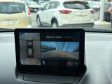 バックカメラで車庫入れをサポートします♪