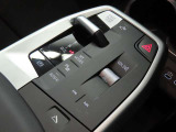 トグルスイッチ式のセレクターレバーが、より直感的で快適な操作性を実現。