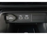 スマートフォンなどの音楽再生が可能なUSB接続ジャック装備車両です♪♪♪