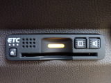 ■【ETC車載器】が装備されています。セットアップをしてお渡しとなり、ETCカードを差し込むだけで高速道路の利用が可能です。