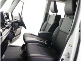 助手席から、運転席へ。その逆も自由自在☆