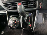 インパネシフトを採用した運転席まわりは、操作性と快適性を両立した使いやすいレイアウトが魅力です