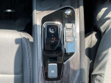 e-POWERは、アクセルを踏むと加速し、緩めると減速しながら発電するため、ペダルの踏みかえ回数が大幅に減り、運転の疲労を軽減します。
