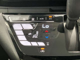 段差のないパネルスイッチのオートエアコン付きです。予め温度設定すれば後はセンサーが感知して設定温度を保ってくれますので快適なドライブが楽しめます。雨の日のガラスの曇りもなく安全な運転ができます。