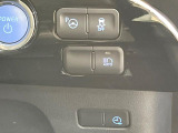 【駐車支援システム】駐車スペースを検知し、スムーズな駐車をアシスト。狭いスペースへの駐車など、駐車に自信の無い方におすすめの機能です♪