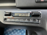 【フルオートエアコン】一度お好みの温度に設定すれば、車内の温度を検知し風量や温度を自動で調整。暑い&hellip;寒い&hellip;と何度もスイッチ操作をする必要はありません。快適な車内空間には必須の機能ですね♪