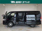 両側パワースライドドア付きだから、狭い駐車スペースなどでの 乗り降りラクラク!小さなお子さまのいるご家庭には嬉しい装備。