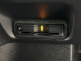 ETC付。高速道路の料金所はキャッシュレスで通過です。サービスエリア等にあるスマートインターの出入りも利用可能でとっても便利。ご納車後すぐにお使い頂けるようセットアップしてのお渡しとなります。