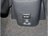 アウトドアが更に楽しめる♪車内外で1500Wまでの家電品が使える装備で、車内外でコーヒーメーカーや湯沸かしポット、簡易電子レンジなどが使えますよ(*^-^*)