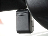 ◆ドライブレコーダー◆映像・音声などを記録する自動車用の装置です。 もしもの事故の際の記録はもちろん、旅行の際の思い出としてドライブの映像を楽しむことができます。