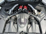 3.9L V8ツインターボエンジンを搭載、620CVを発揮します。(カタログ値)。