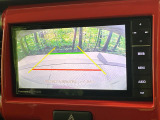 【バックカメラ】駐車時に後方がリアルタイム映像で確認できます。大型商業施設や立体駐車場での駐車時や、夜間のバック時に大活躍!運転スキルに関わらず、今や必須となった装備のひとつです!