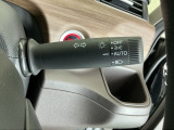 【オートライト(AUTO)】外の明るさをシステムが感知して、自動でヘッドライトが点灯します!ヘッドライトをつけ忘れを防ぐ便利機能です