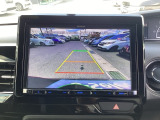 【リアカメラ】運転が苦手な方も車庫入れラクラクです!ギアをリバースに入れれば自動的にモニターが切り換わりますので、面倒な操作は不要です。狭い駐車場もお車を傷つけず安心です!