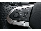 【アクティブクルーズコントロール&rdquo;ACC&rdquo;】あらかじめ設定した車速内において前走車との車間維持をサポートします。
