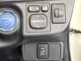 【電動格納ミラー】サイドミラーは電動格納式となっており、狭い駐車場でもキズがつくリスクを抑えられます。
