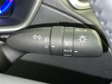 トンネルなど、周囲の明るさの変化でランプ類を自動オン・オフするコンライトです(消し忘れ防止機能付)