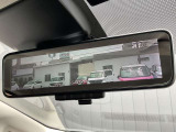 [スマートルームミラー]車両後方をミラーに映し出すため、悪天候の時でも視界は良好♪